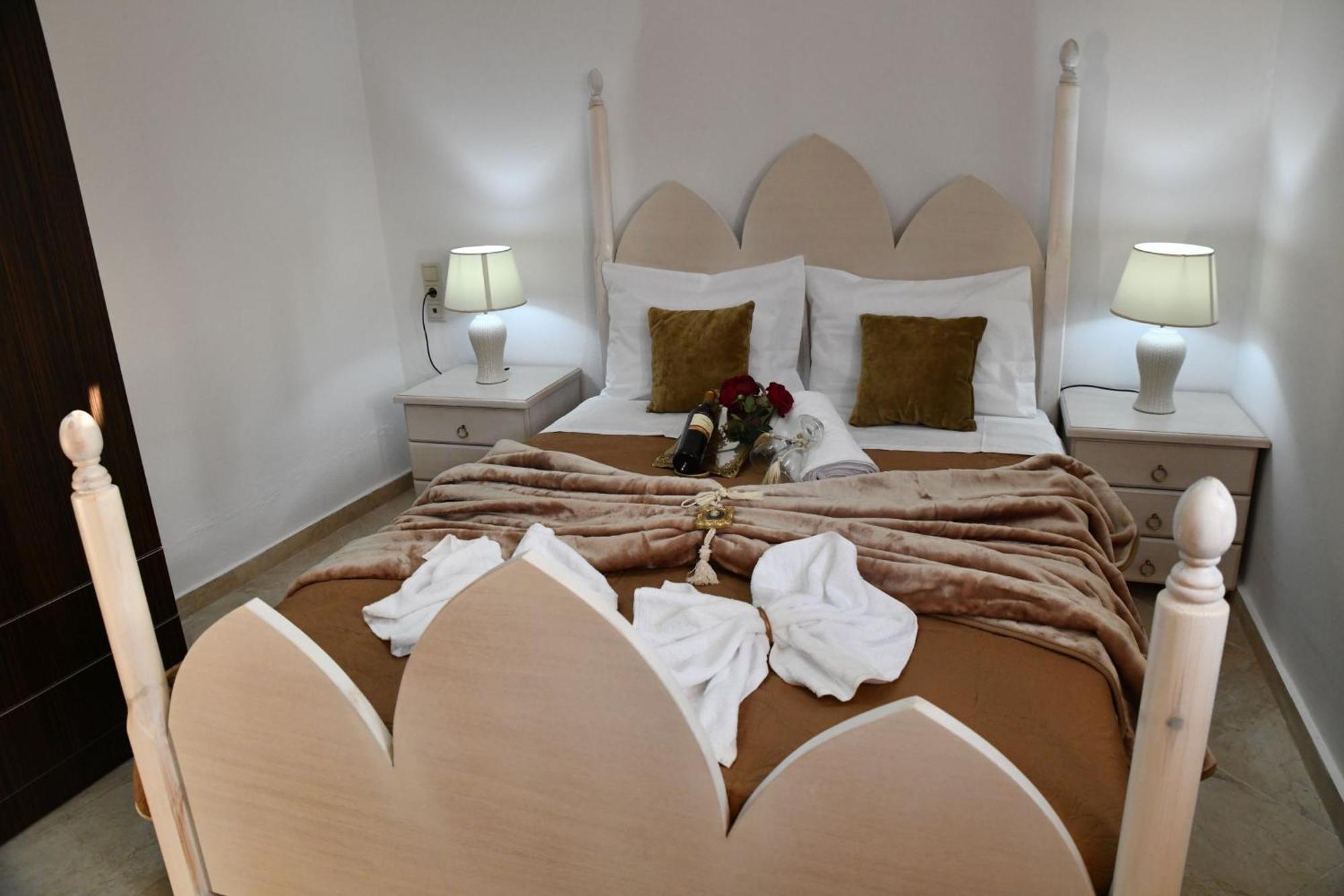 Kleopatra Deluxe Apartment With Jacuzzi Kamilari Dış mekan fotoğraf