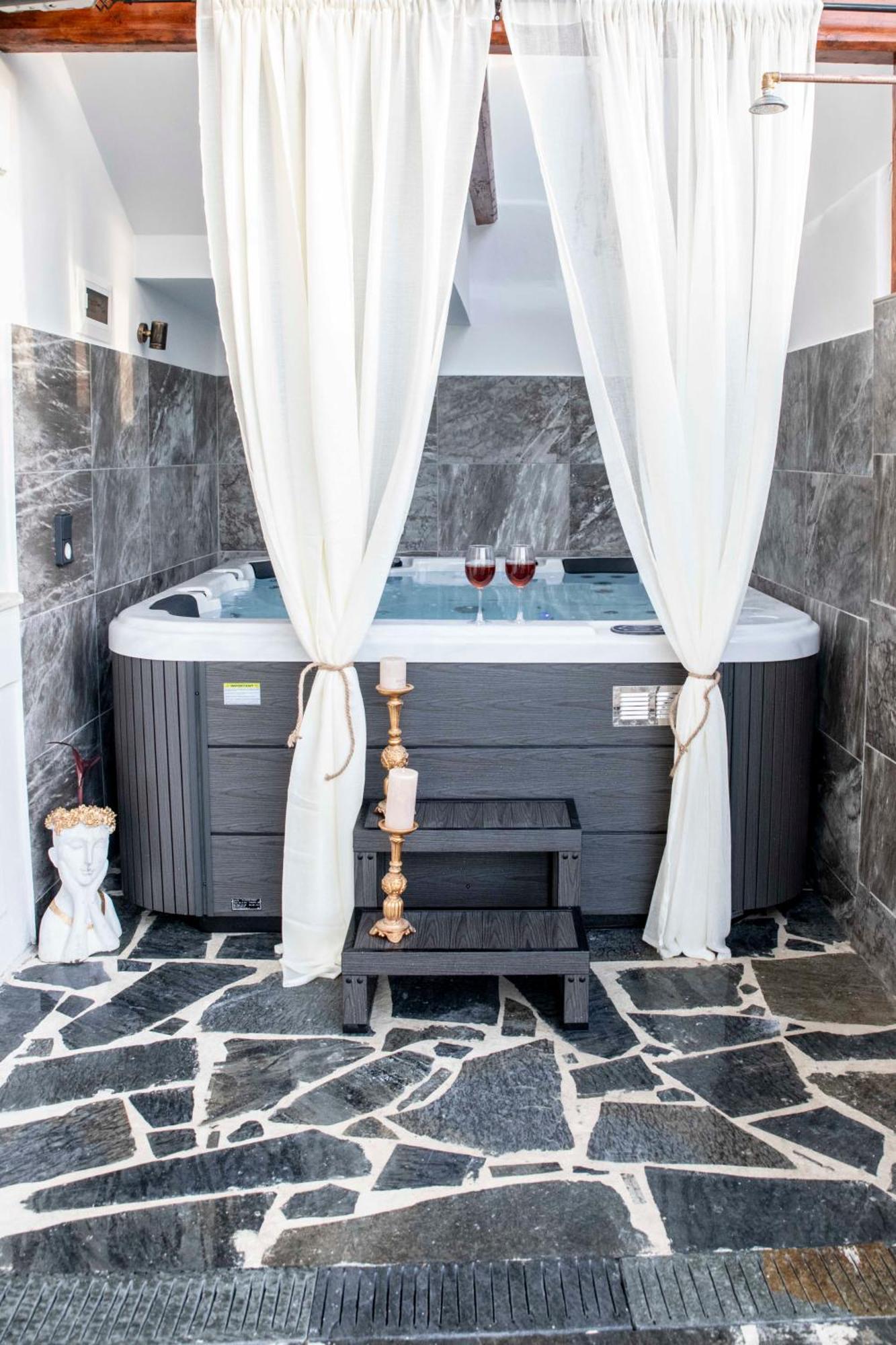 Kleopatra Deluxe Apartment With Jacuzzi Kamilari Dış mekan fotoğraf